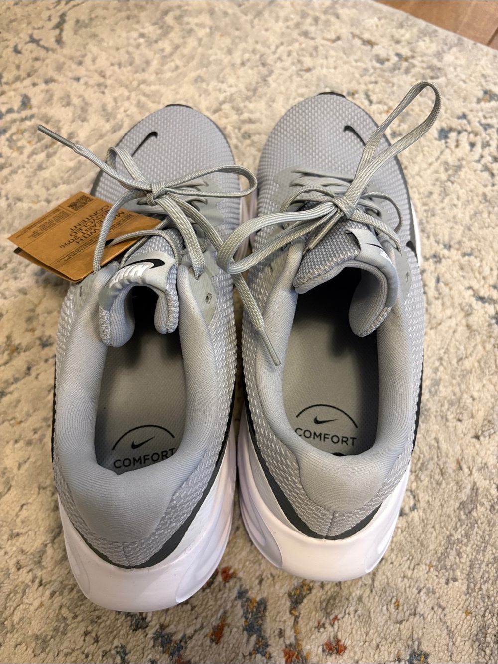 Nike Men’s  revolution 8 Light Gray and Black Athletic Running Shoes - Picture 3 of 5